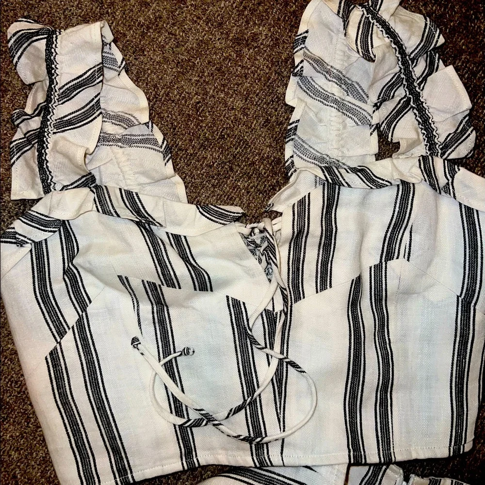 Reformation black and white linen two piece set, size 2